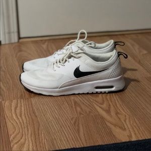 NIKE AIR MAX THEA